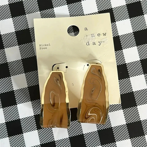 A New Day Earrings - Picture 2 of 7